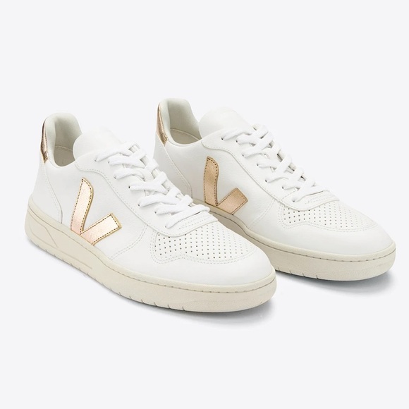 Veja Shoes - VEJA V-10 Bicolor Metallic Low-Top Sneakers in Extra White Plantine
